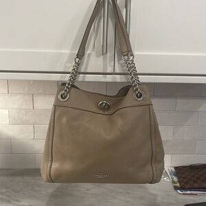 Coach shoulder bag in perfect condition.